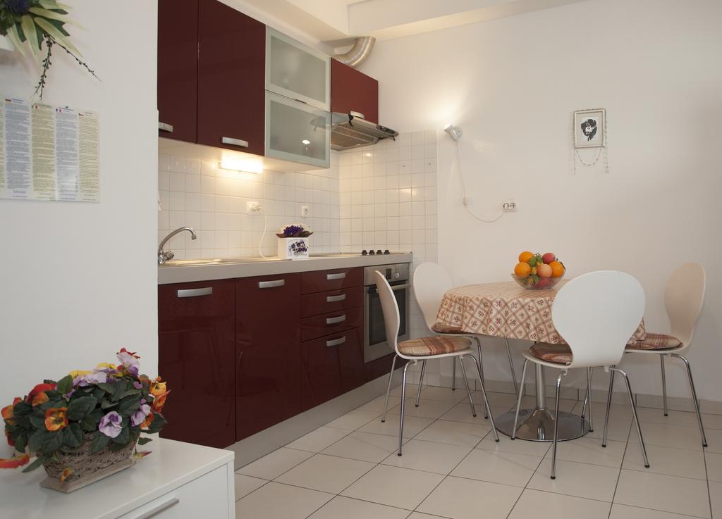Apartman Leo *